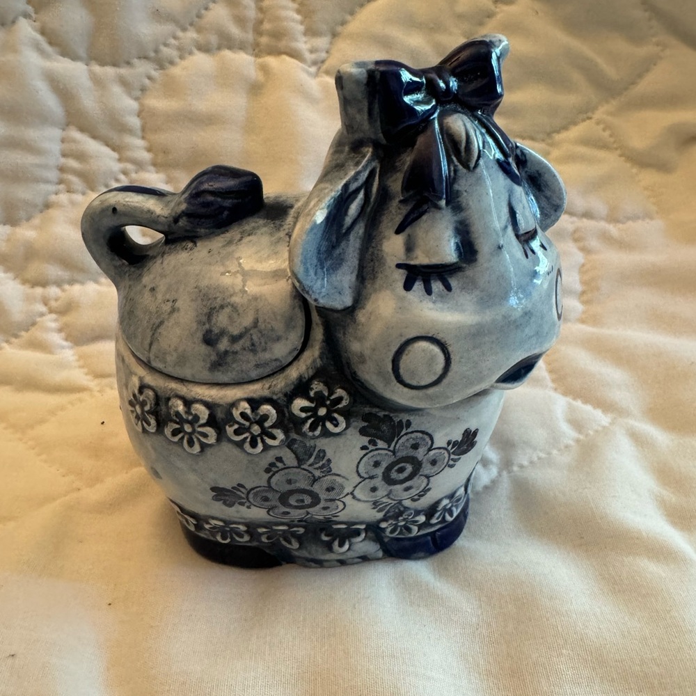 Charming Blue and White Ceramic Cow Creamer Set - Picture 4 of 8